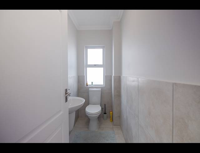 3 BEDROOM TOWNHOUSE TO LET IN SUNNINGDALE